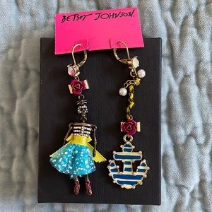 NWT Betsey Johnson earrings
